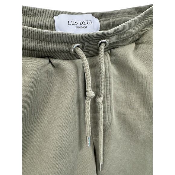Les Deux Mens Shorts Lens Logo Branded Cotton Sweat Shorts in Olive Green Small - Picture 4 of 8